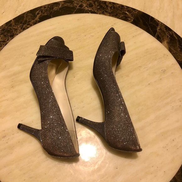 Auth STUART WEITZMAN Metallic Peep-Toe Pumps Size: 8 - Picture 3 of 8